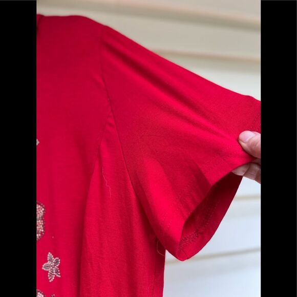 Flora by Fashion red short sleeved blouse with floral stud design, brand new, XL - Picture 5 of 6